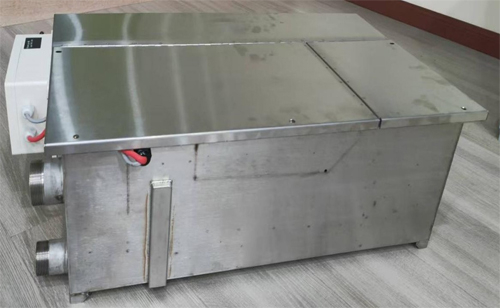 動力型油水分離器